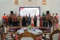 Suasana haru menyelimuti perpisahan Kapolrestabes Palembang, Kombes Pol Irvan Prawira terhadap Wali Kota Palembang, H Harnojoyo bersama Forum Komunikasi Pimpinan Daerah [Forkompimda], Sabtu Malam, 8 Januari 2022.