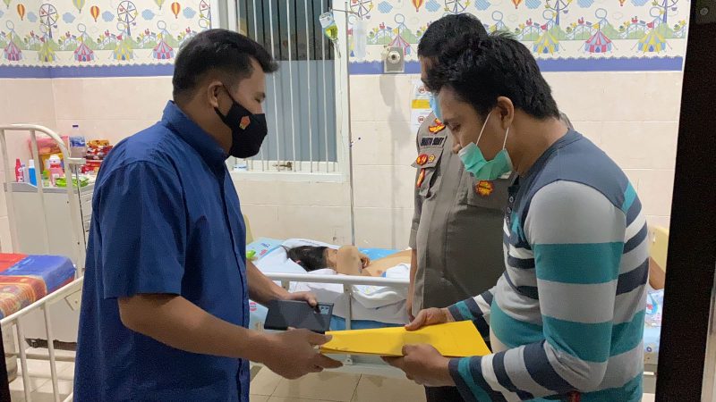 Kapolda Sulawesi Utara Irjen Pol Mulyatno bersama Kapolresta Manado dan penyidik Polresta Manado juga mengunjungi Rumah Sakit Kandou untuk memberikan penguatan dan penghiburan kepada korban dan keluarga.