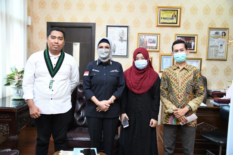 etua DPRD Provinsi Sumatera Selatan Hj RA Anita Noeringhati SH MH menerima audiensi dari Badan Koordinasi Mahasiswa Islam Sumatera Bagian Selatan [Badko HMI Sumbagsel], Kamis [27/1/2022].