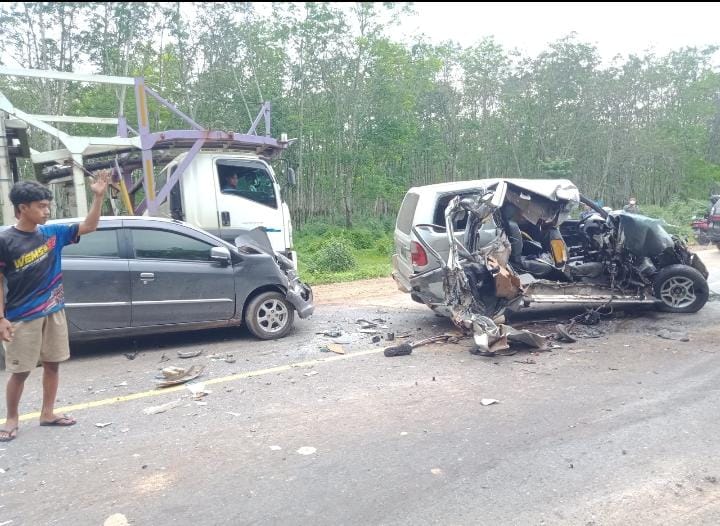 Satu orang tewas dan tiga orang lainnya luka-luka dalam lakalantas di jalan lintas timur [Jalintim] Palembang Jambi, tepatnya di Musi Pait pintu tol Kecamatan Sembawa Kabupaten Banyuasin, Sumatera Selatan