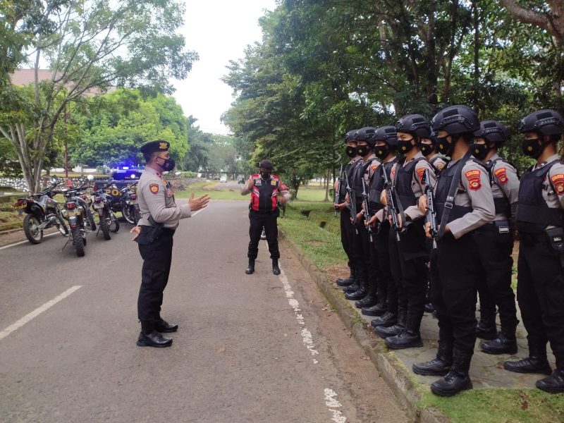 Kepolisian Resor [Polres] Banyuasin terus melakukan preventif [Pencegahan] tindak kriminal dan gangguan keamanan, ketertiban masyarakat [Kamtibmas] di wilayah hukum [Wilkum] Banyuasin dengan patroli. 