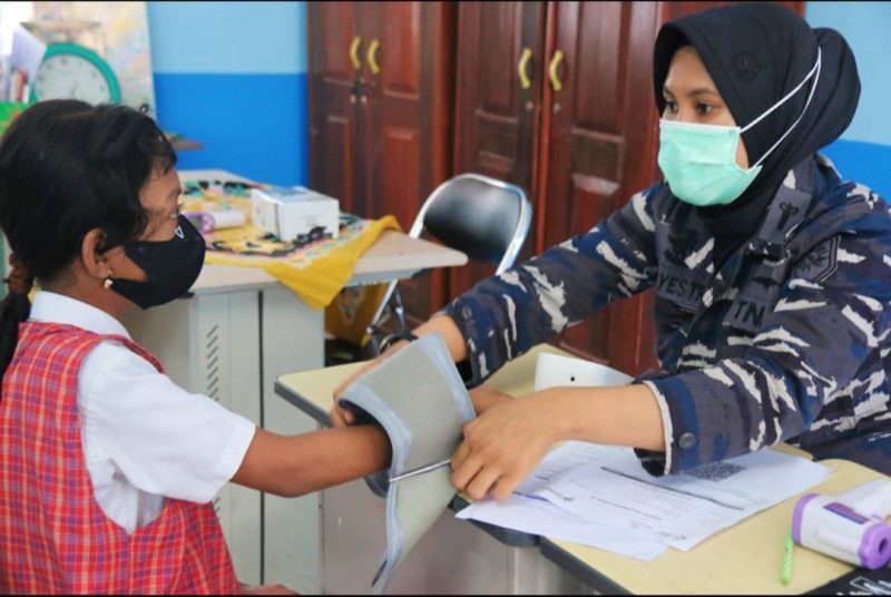 Pangkalan TNI Angkatan Laut menggelar Serbuan Vaksinasi COVID-19 bagi anak usia 6-11 tahun di Sekolah Dasar [SD] Negeri 46 Jalan Sultan Agung, Kelurahan 1 Ilir, Kecamatan Ilir Timur II Palembang, Senin [14/2/2022].