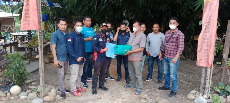 Peringatan Hari Pers Nasional [HPN] ke -76/2022, rekan rekan jurnalis yang bertugas di Kota Nanas [Prabumulih] memberikan bantuan jasa pemasangan Wi-Fi gratis, dan bantuan rumah budidaya Maggot di Taman Edu Agro Ekologi [Edagi].