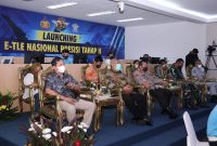 Kapolda Sumsel Irjen Pol Drs Toni Harmanto MH bersama Wagub H Mawardi Yahya dan Forkompimda Sumsel Ikuti Launching ETLE Nasional presisi Tahap II.