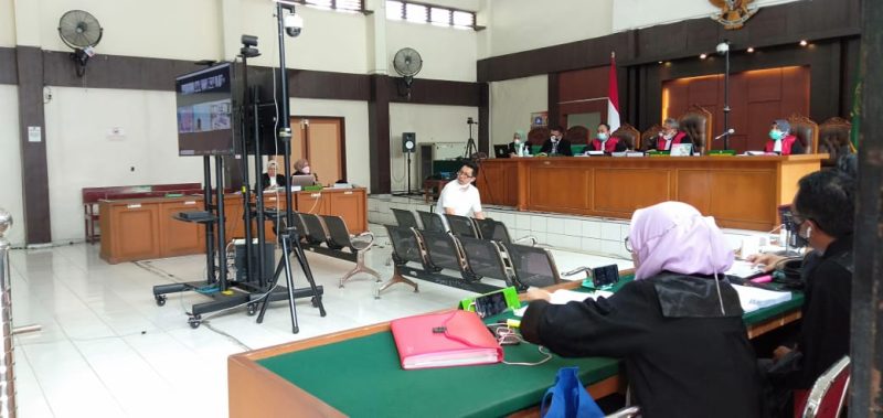 Sidang lanjutan kasus perkara dugaan penipuan dan penggelapan lahan yang menjerat dua terdakwa Sarimuda dan Margono Mangkunegoro, kembali digelar di Pengadilan Negeri Kelas 1A khusus Palembang, Rabu [2/3/2022].