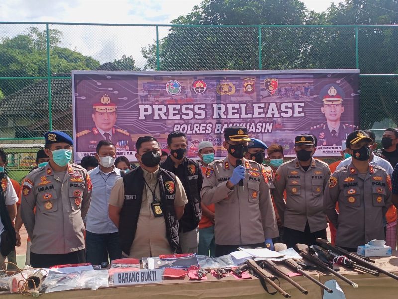 Polres Banyuasin menyita 122 paket sabu dari tangan 12 pelaku tindak pidana narkotika. 