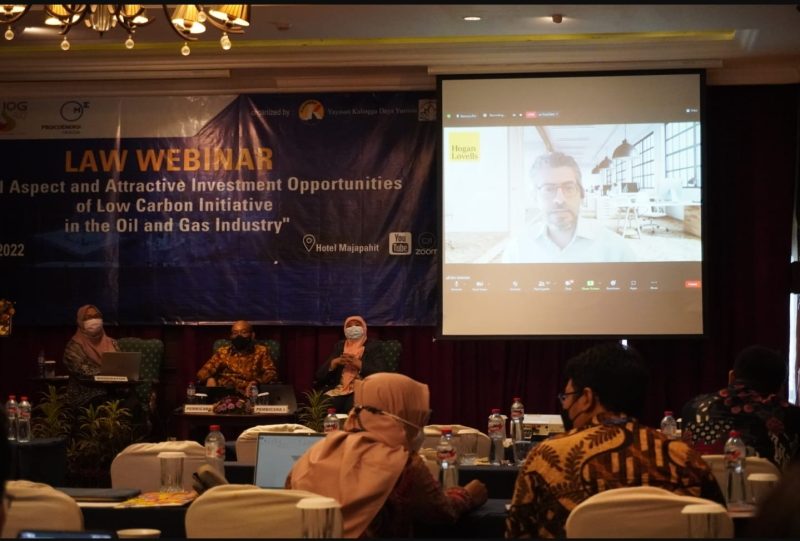 SKK Migas pembahasan mengenai pengembangan aspek hukum baik dalam peraturan maupun ketentuan lainnya, serta mekanisme implementasi agar kegiatan eksplorasi dan eksploitasi hulu migas dapat tetap berkomitmen terhadap pengendalian emisi karbon.