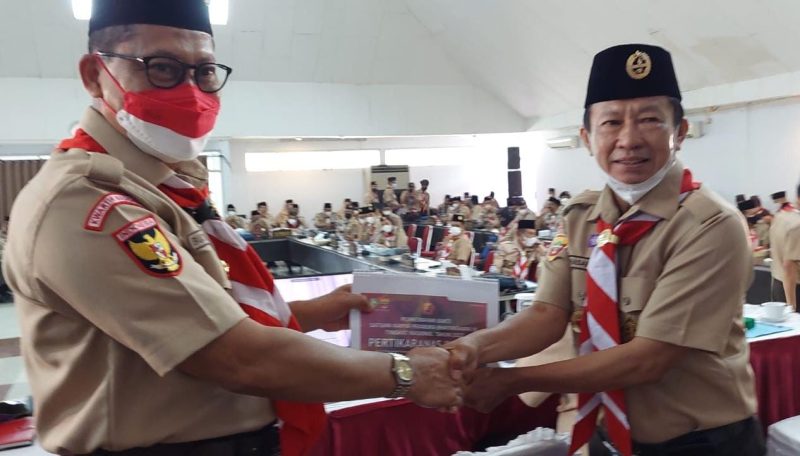 Sekertaris Kwarda Gerakan Pramuka Sumsel Hasanuddin SPd MSi bersama Waka Kwarda Sumsel Kak Sumaiyah MZ menghadiri Rapat Kerja Nasional Gerakan Pramuka [Raker GP] 2022.