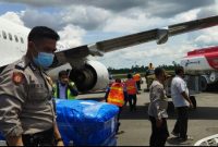 Delapan korban peristiwa penembakan Kelompok Kriminal Bersenjata [KKB] di Papua telah diterbangkan ke wilayah asal dan diserahkan ke keluarganya masing masing. 