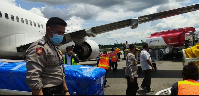 Delapan korban peristiwa penembakan Kelompok Kriminal Bersenjata [KKB] di Papua telah diterbangkan ke wilayah asal dan diserahkan ke keluarganya masing masing. 