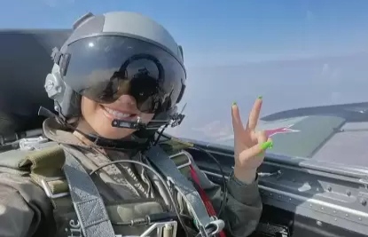 Aliia Roza, mantan mata-mata cantik Rusia yang melarikan diri ke AS bicara tentang bahayanya Presiden Vladimir Putin dalam perangnya di Ukraina. Foto/Jam Press/@aliiaroza