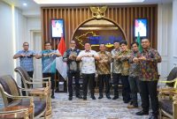 Gubernur Sumatera Selatan H Herman Deru menerima audiensi Pengurus Dewan Pimpinan pusat Ikatan Keluarga Keturunan India Indonesia [IKKII] bertempat di ruang tamu gubernur, Jumat [11/3] pagi.