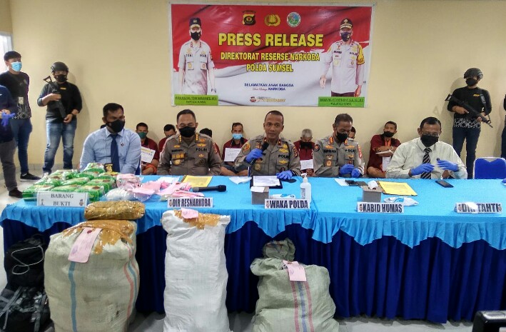 Direktorat Reserse Narkoba Kepolisian Daerah Sumatera Selatan [Ditresnarkoba Polda Sumsel] pada Maret 2022 berhasil mengungkap kasus menonjol sebanyak tujuh kasus narkoba.