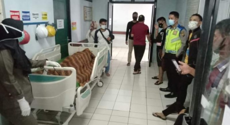 INNALILLAHI wainnailaihi rojiun, 'DN' wanita yang dibakar kekasihnya Oknum Polisi menghembuskan nafas terakhirnya pada pukul 14.30 WIB, Sabtu [26/3/2022] di Rumah Sakit M Rabain Muara Enim. [Foto: Rudi SNews]