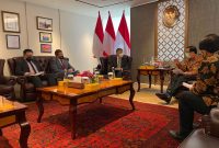 Menkumham Yasonna H Laoly menerima kunjungan Dubes Inggris Owen Jenkins di ruang kerjanya