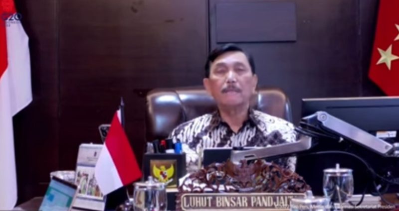 Tangkapan layar pada kanal youtube Sekretariat Presiden, Menko Marves Luhut Binsar Pandjaitan memberikan keterangan dalam rapat terbatas [Ratas] Evaluasi PPKM, Senin [7/3/2022].