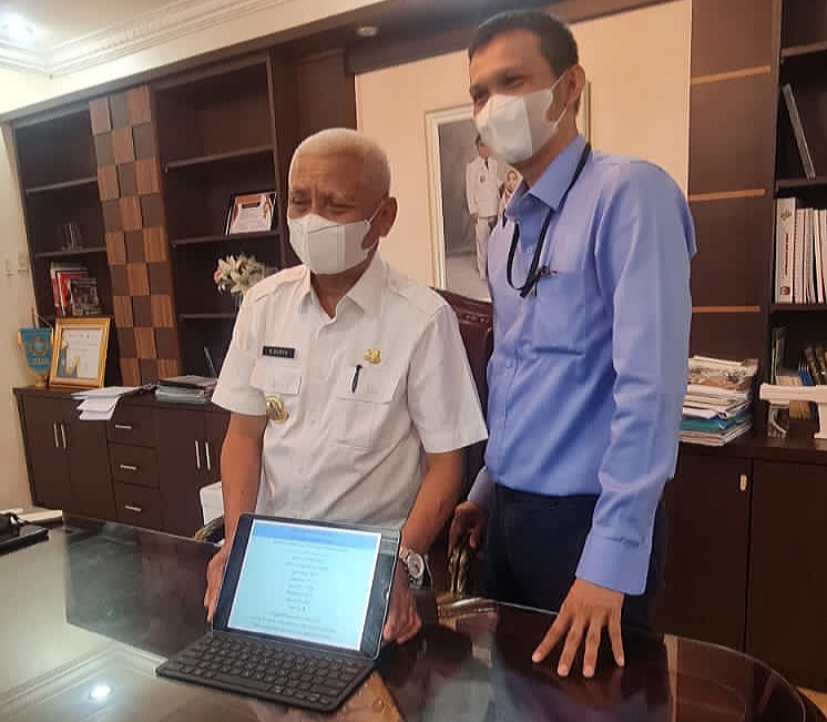 Bupati Asahan Surya mengajak Aparatur Sipil Negara [ASN] dan masyarakat Kabupaten Asahan untuk segera menyampaikan SPT tahunan pajak orang pribadi sebelum 31 Maret 2022 secara online.