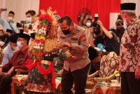 Kapolda Sumsel, Irjen Pol Drs Toni Harmanto MH didampingi Kapolrestabes Palembang, Kombes Pol Mokhamad Ngajib menghadiri pembukaan Festival Anak Shaleh Indonesia [FASI] XI tingkat nasional 2022.