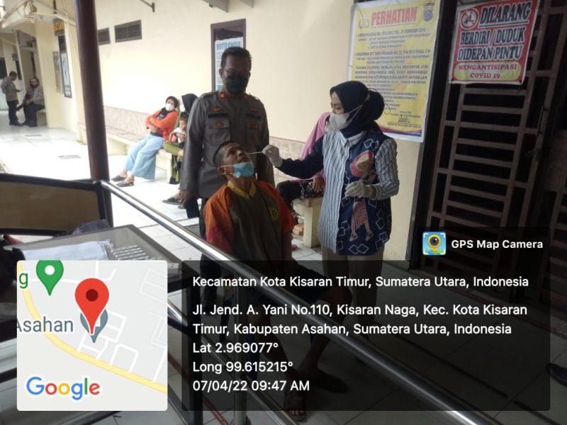 Tujuh orang tahanan Polres Asahan menjalani proses swab rapid test antigen.