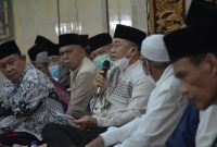 Safari Ramadan Ketua PGRI Sumsel H Ahmad Zulinto melakukan diskusi bersama warga Jalan Betawi 1 Lebong Gajah di Masjid Al Hanif