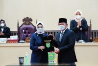 Gubernur Sumsel H Herman Deru menyampaikan pengantar Laporan Keterangan Pertanggungjawaban [LKPJ]  Gubernur Sumsel Tahun Anggaran 2021 pada Rapat Paripurna XLVIII [48] di Kantor DPRD Sumsel, Senin [11/4].