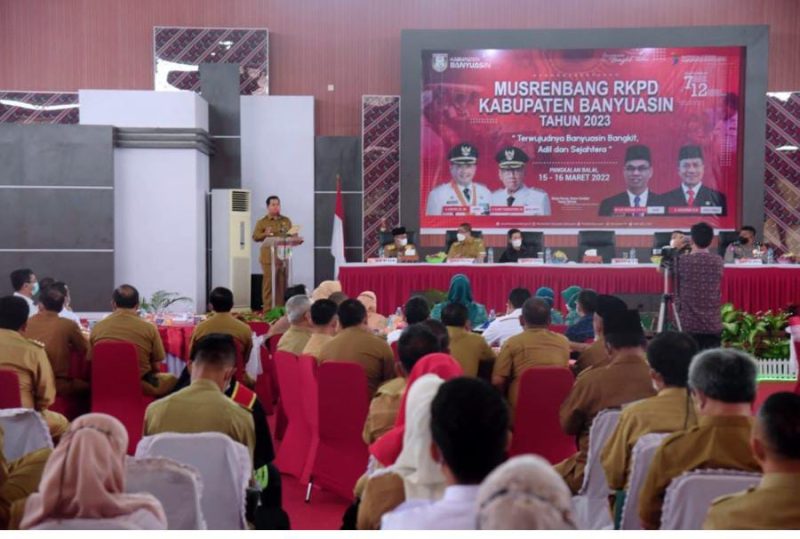 Pemerintah Kabupaten Banyuasin melaksanakan agenda Musyawarah Perencanaan Pembangunan [Musrenbang] dalam rangka penyusunan Rencana Kerja Pemerintah Daerah [RKPD] Kabupaten Banyuasin Tahun 2023 yang diselenggarakan di Graha Sedulang Setudung, Selasa [15/3].