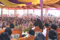 Bupati Banyuasin Askolani, bersama sang istri Ketua TP-PKK Banyuasin dr Sri Fitriyanti, Wakil Bupati Banyuasin Slamet Somosentono menghadiri Isra' Mi'raj. 