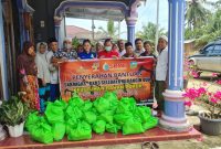 SKK Migas dan KKKS Seleraya Merangin Dua membagikan paket sembako sekaligus buka puasa bersama.