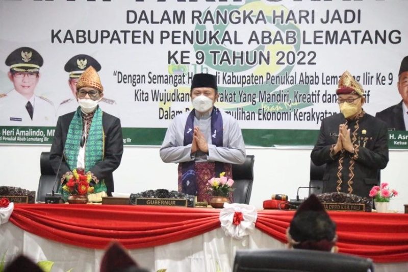 Gubernur Sumsel H Herman Deru ketika menghadiri rapat paripurna HUT ke 9 Kabupaten PALI, Jumat [22/4].
