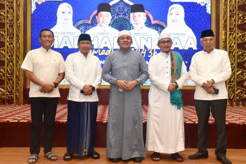 Gubernur Sumsel H Herman Deru secara resmi menutup pengajian dan safari Ramadhan 1443 Hijriyah.