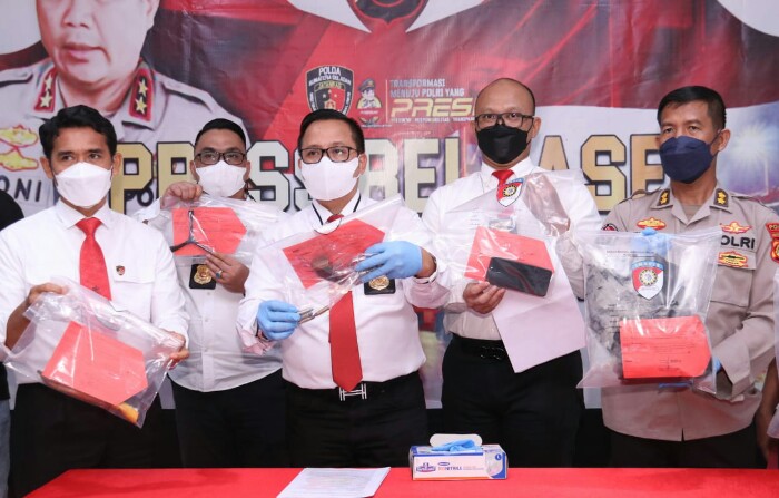 Subdit III Jatanras Ditreskrimum Polda Sumsel menembak mati satu dari dua tersangka jambret sekaligus begal yang sudah meresahkan warga kota Palembang.
