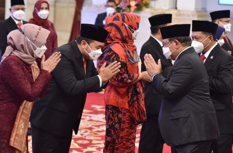 Sekretaris Kabinet Pramono Anung turut hadir pada Pelantikan Anggota KPU dan Anggota Bawaslu masa jabatan 2022-2027, di Istana Negara, Jakarta, Selasa [12/04/2022]. [Foto: Humas Setkab/Jay]