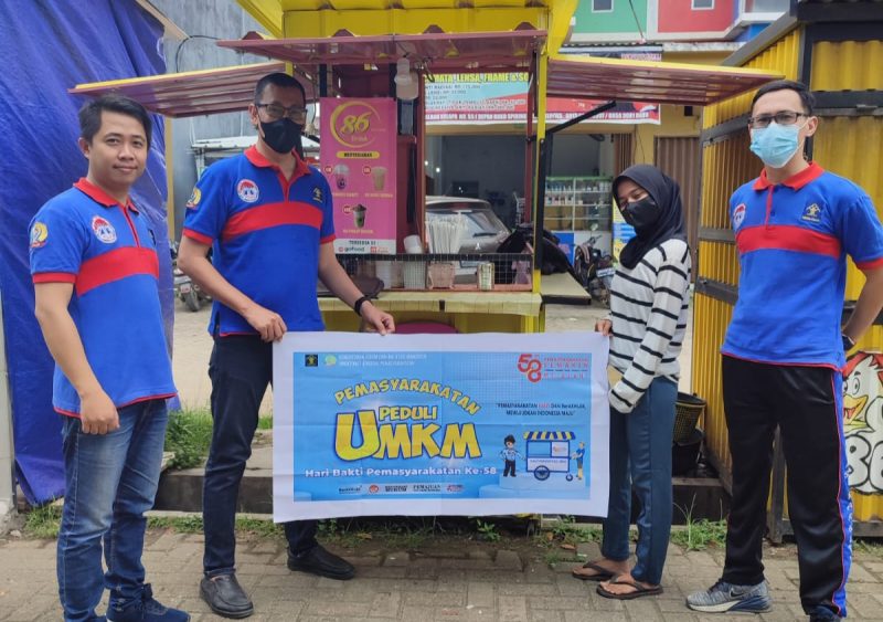 Lembaga Pemasyarakatan [Lapas] Narkotika Kelas IIB Banyuasin berikan bantuan bagi Pelaku Usaha Mikro Kecil Menengah [UMKM] dalam rangka peringatan Hari bakti Pemasyarakatan [HBP] Ke-58, Jumat [22/4].