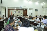 Forokopimda Kabupaten Asahan bersama dengan beberapa instansi vertikal dan Ketua Ormas Islam menggelar Rapat Koordinasi [Rakor] di aula Mawar, kantor Bupati Asahan, Jumat [1/4/2022].