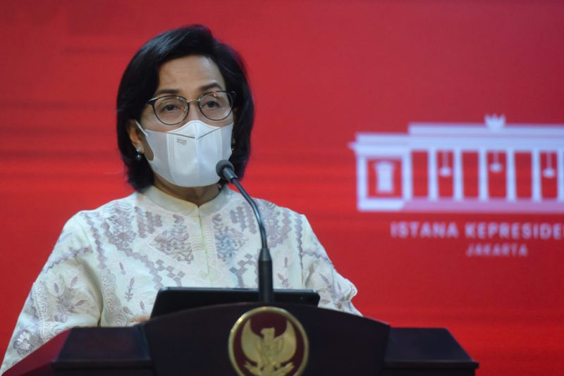 Menkeu Sri Mulyani memberikan keterangan pers usai mengikuti SKP, di Kantor Presiden, Jakarta, Senin (17/11/2021) sore