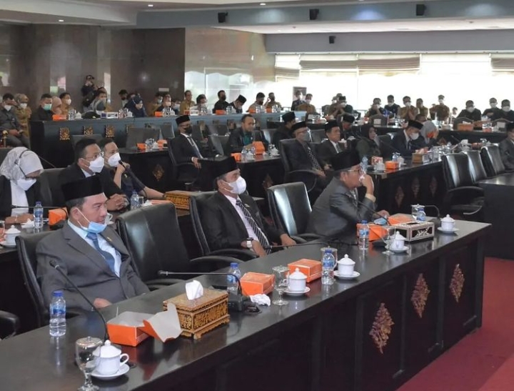 Dewan Perwakilan Rakyat Daerah [DPRD] Kota Palembang kembali menggelar Rapat Paripurna keenam Masa Persidangan [MP] ke I/2022 dengan agenda penyampaian tiga Rancangan Peraturan Daerah [Raperda] oleh Walikota Palembang H Harnojoyo, di Gedung DPRD Palembang, Selasa [17/5/2022].