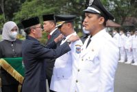 Sekretaris Daerah [Sekda] Drs Ratu Dewa MSi ] melantik 504 pejabat eselon I, II, III dan IV di rumah Dinas Walikota Palembang, Rabu [25/05/2022].