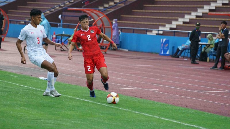 Timnas U-23 Indonesia saat melawan Myanmar pada laga terakhir Grup A SEA Games 2021, Minggu (15/5) sore