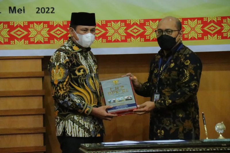 Walikota Palembang H Harnojoyo menjemput langsung predikat Wajar Tanpa Pengecualian (WTP), penghargaan dari Kementerian Keuangan
