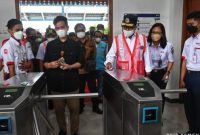 Menhub RI, Budi Karya Sumadi mengecek progres dari proyek elektrifikasi Jalur KA Solo Balapan – Palur