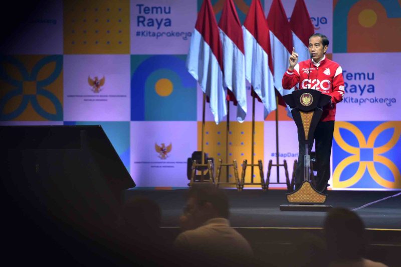 Presiden Jokowi saat menghadiri acara Silaturahmi dengan Alumni Penerima Kartu Prakerja di Sentul International Convention Center (SICC), Kabupaten Bogor, pada Jumat (17/06/2022)