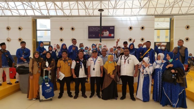 Jemaah haji khusus tiba di Jeddah