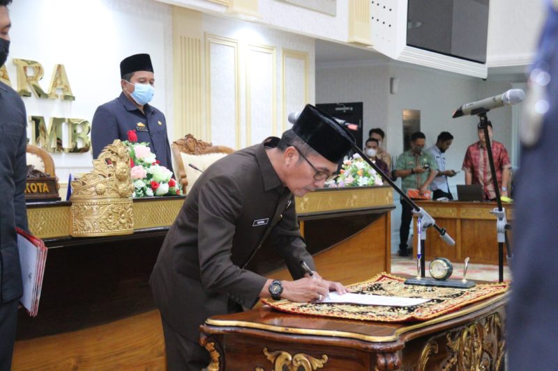 Palembang Ratu Dewa melantik pejabat di lingkungan Pemkot Palembang Jabatan Pimpinan Tinggi Pratama  Asselon II Kepala Organisasi Perangkat Daerah, Kamis (2/6/2022) 