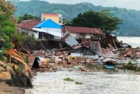 enomena abrasi pantai yang melanda Kabupaten Minahasa Selatan, Provinsi Sulawesi Utara