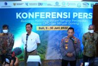 Kapolri Jenderal Polisi Listyo Sigit Prabowo memastikan pihaknya akan mengawasi ketersediaan dan harga minyak goreng jenis curah mulai dari tingkat produsen hingga ke pasar