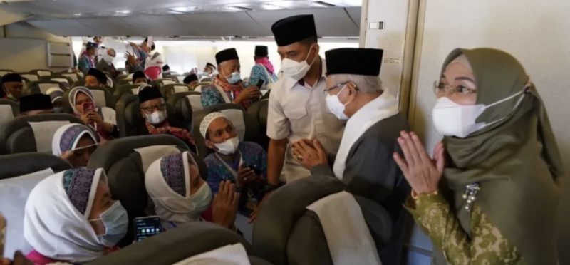 WApres RI, KH Ma’ruf Amin saat melepas jemaah haji kloter 1 Embarkasi Surabaya, Sabtu (04/06/2022)