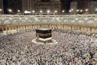 Jemaah haji memadati area tawaf Kabah, Masjidil Haram