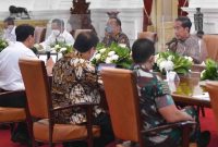 Presiden Jokowi pimpin Ratas PPKM, di Istana Merdeka, Jakarta