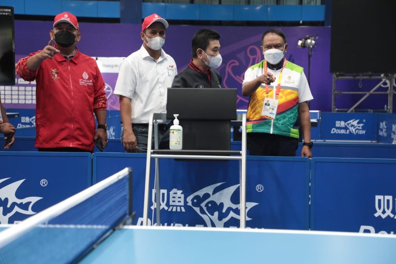 Menpora RI, Zainudin Amali saat meninjau venue tenis meja di gedung Solo Techno Park, Solo Jawa tengah, Jumat (29/7)