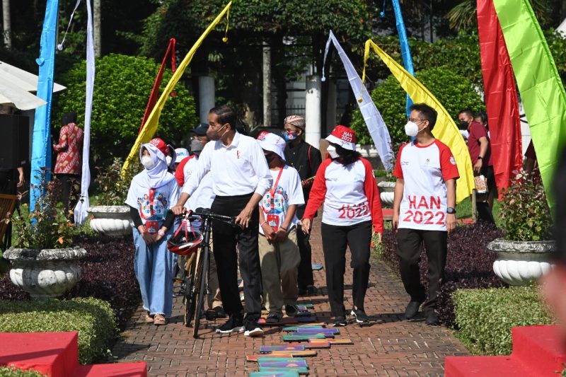 Presiden Jokowi menghadiri Puncak Peringatan Hari Anak Nasional (HAN) tahun 2022 di Taman Teijsmann, Kebun Raya Bogor, Jabar, Sabtu (23/07/2022)